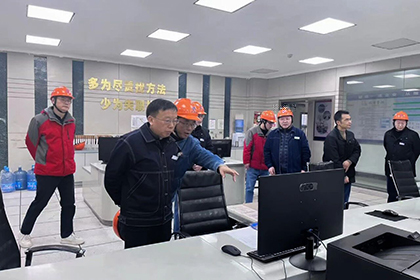 火博体育股份公司总经理傅利才一行检查指导110千伏变电站技改工作