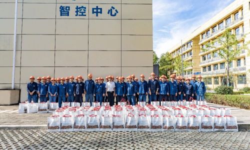 泸州市总工会副主席郑智带队赴火博体育开展高温慰问