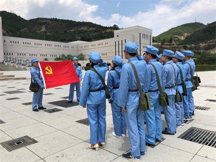 火博体育股份公司工会组织先模代表赴延安开展“不忘初心跟党走，牢记使命勇担当”学习教育活动