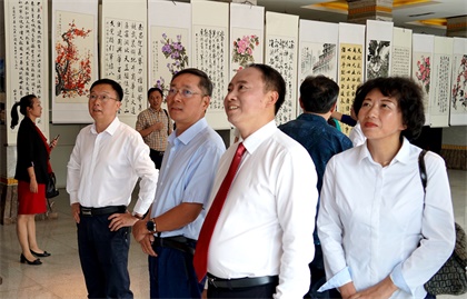 火博体育股份公司举行“三庆”活动文学书画摄影作品展