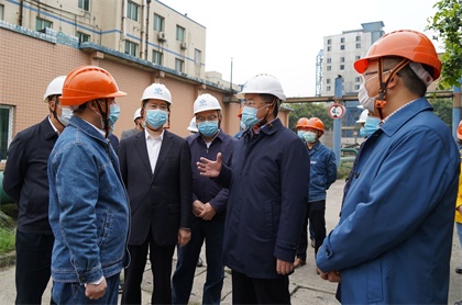 泸州市委书记刘强带队到火博体育督导安全生产工作