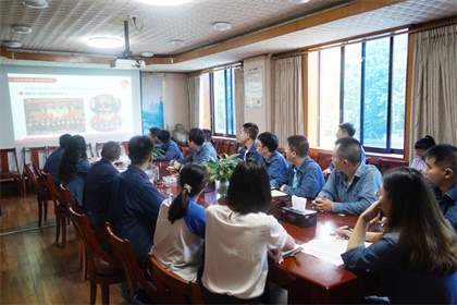 火博体育股份公司团委召开年中工作总结暨读书分享会