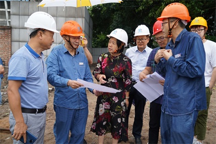 纳溪区委书记徐利到火博体育污水提标改造项目现场办公