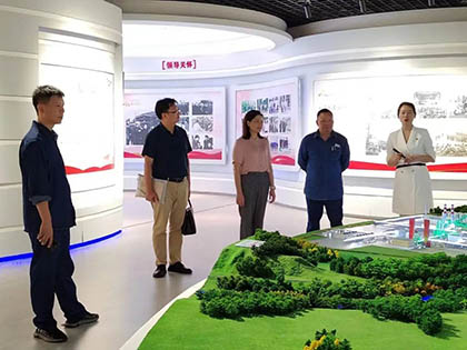 泸州市委副秘书长易泽莲调研火博体育档案管理