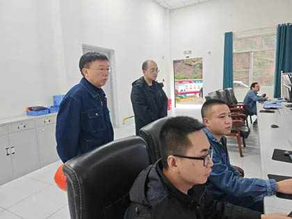 火博体育股份公司总经理傅利才到硝酸车间检查指导工作