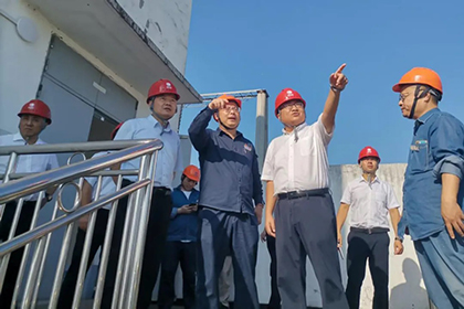国网泸州市供电公司到火博体育化工园区西区变电所调研